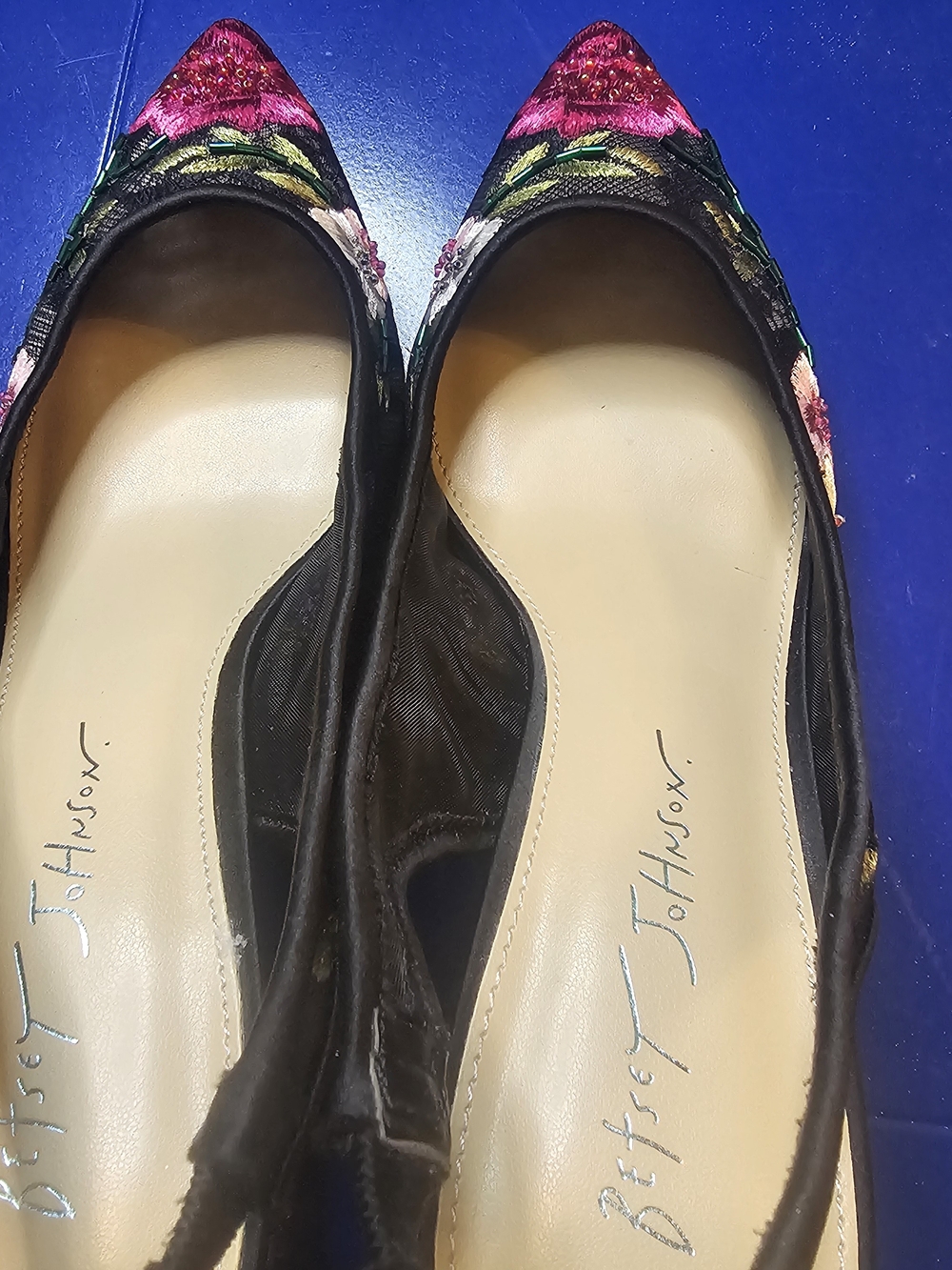 Betsey Johnson Black Floral Embroidered Slingback Pumps - Picture 5 of 6